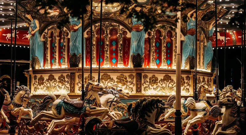 The Ultimate Guide to Instagram Carousels for Baseball and Softball Brands | 10 Effective Plays to Ignite Your Growth with Real Examples